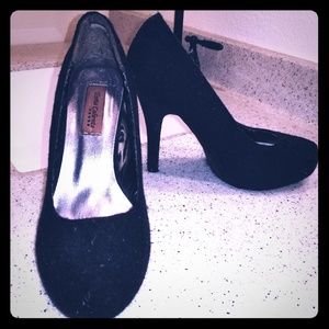 Size 8 women's high heels